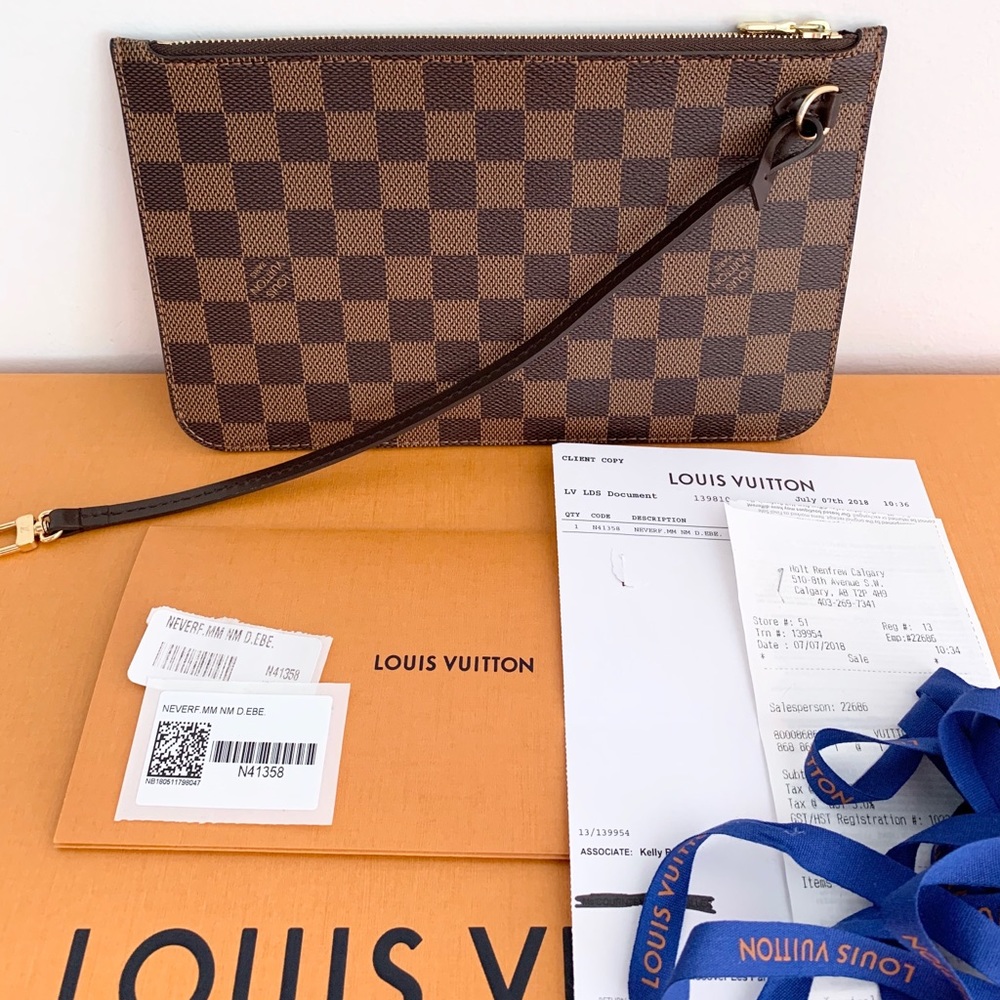 ❌sold❌ Authentic Neverfull MM Pouch